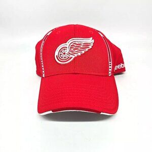 Detroit Red Wings Reebok NHL Official Center Ice Headwear Fitted Cap Size L/XL